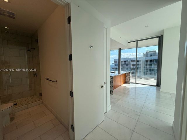 175 SE 25th Road 903, Miami, FL 33129