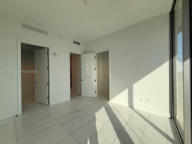 175 SE 25th Road 903, Miami, FL 33129