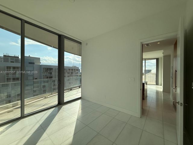 175 SE 25th Road 903, Miami, FL 33129