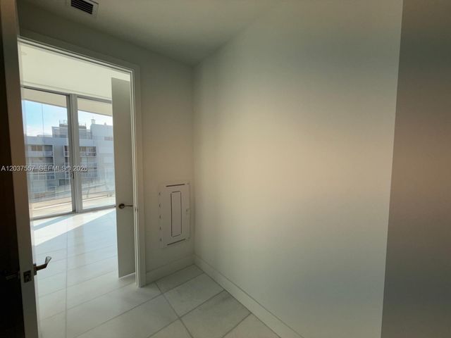 175 SE 25th Road 903, Miami, FL 33129