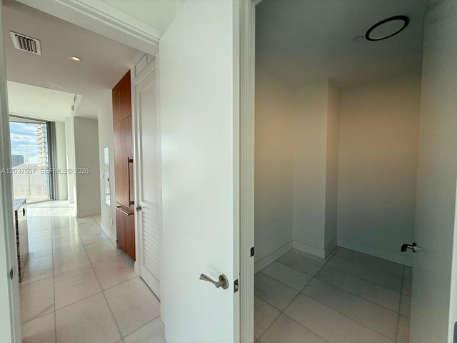 175 SE 25th Road 903, Miami, FL 33129