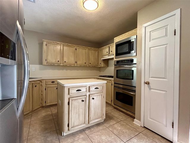 2711 Laurel Creek Way Way, Pearland, TX 77581