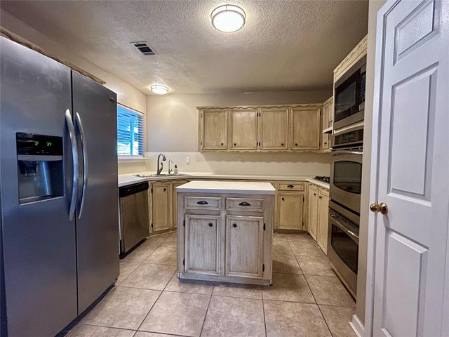 2711 Laurel Creek Way Way, Pearland, TX 77581