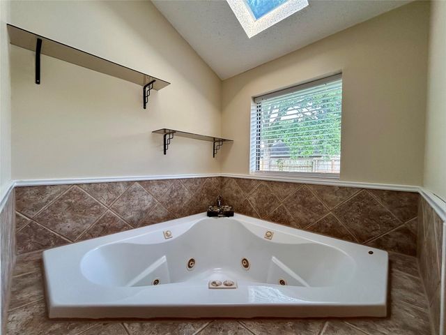 2711 Laurel Creek Way Way, Pearland, TX 77581