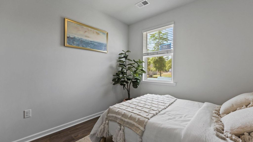 Image 18 of property listing at 1050 Refuge Way, Summerton, SC 29148