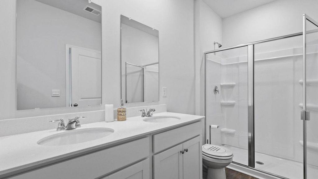 Image 6 of property listing at 1050 Refuge Way, Summerton, SC 29148