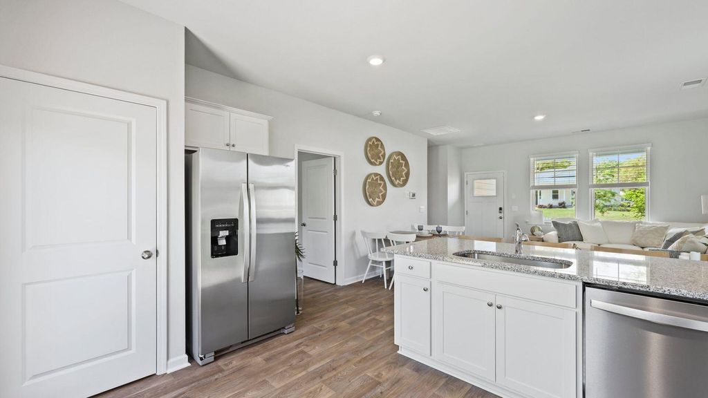 Image 9 of property listing at 1050 Refuge Way, Summerton, SC 29148