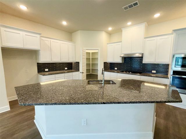 1804 Welker Drive, Van Alstyne, TX 75495