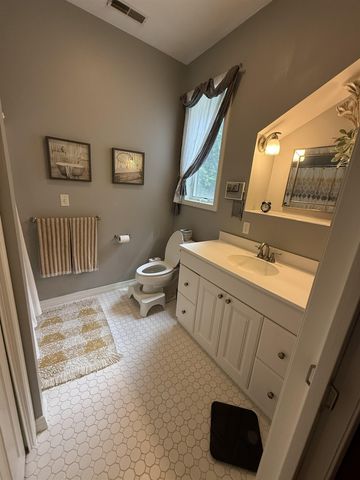 6 Haines Terrace, Merrimack, NH 03054