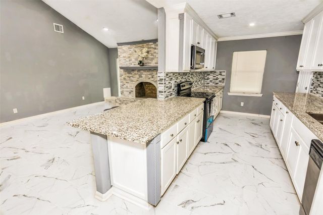 481 County Road 2084, Liberty, TX 77575