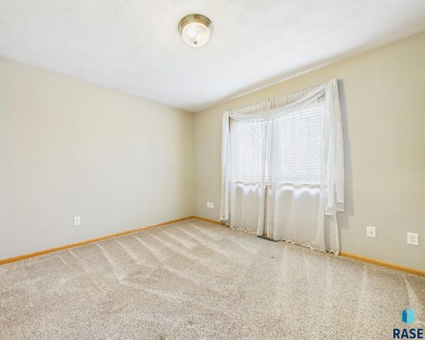 27297 Cypress Ave Avenue, Tea, SD 57064