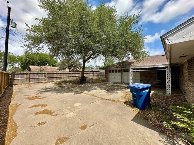 5209 Honeysuckle, Corpus Christi, TX 78415