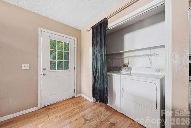 1006 Perkins Place, Lenoir, NC 28645