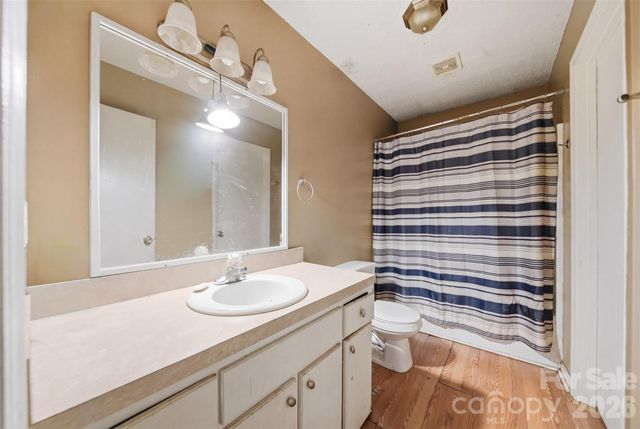 1006 Perkins Place, Lenoir, NC 28645