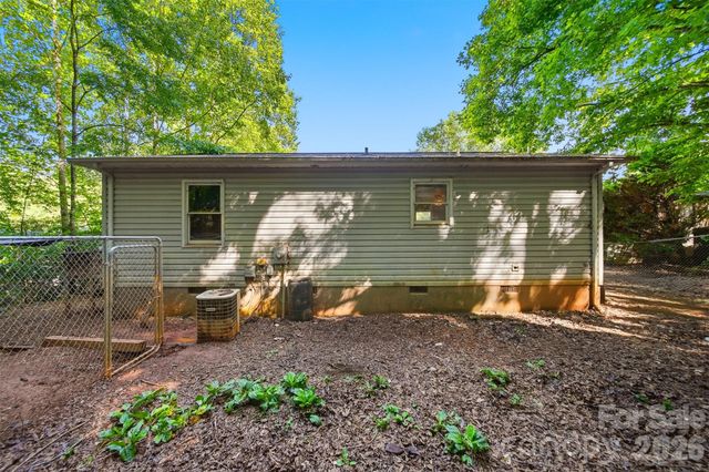 1006 Perkins Place, Lenoir, NC 28645