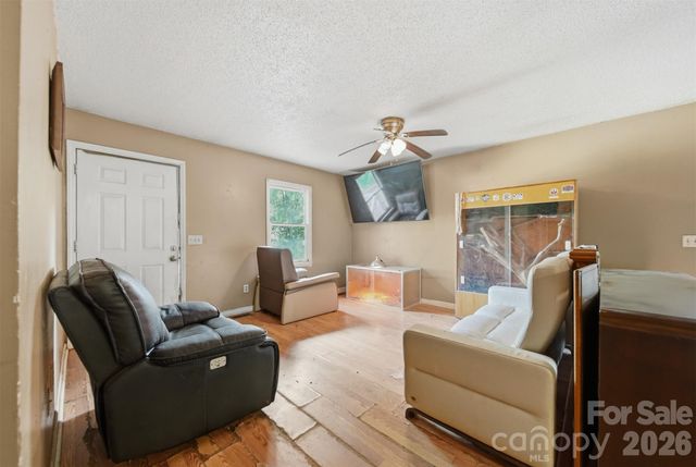 1006 Perkins Place, Lenoir, NC 28645