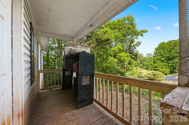1006 Perkins Place, Lenoir, NC 28645