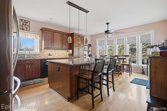 9867 Finnegan Drive, Brighton, MI 48116