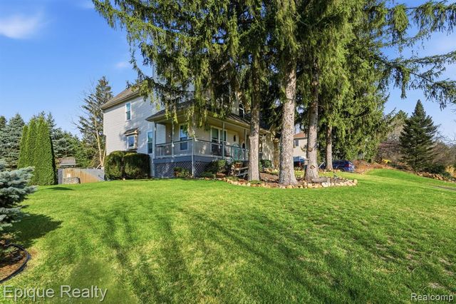 9867 Finnegan Drive, Brighton, MI 48116