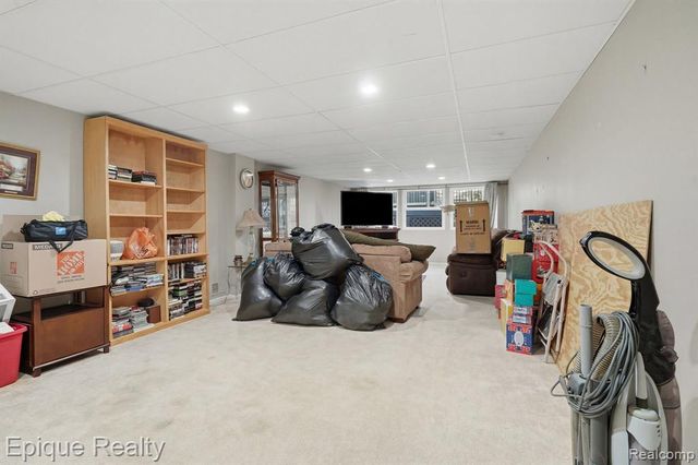 9867 Finnegan Drive, Brighton, MI 48116