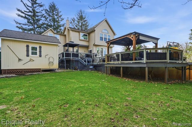 9867 Finnegan Drive, Brighton, MI 48116