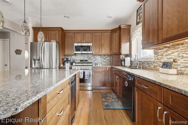 9867 Finnegan Drive, Brighton, MI 48116