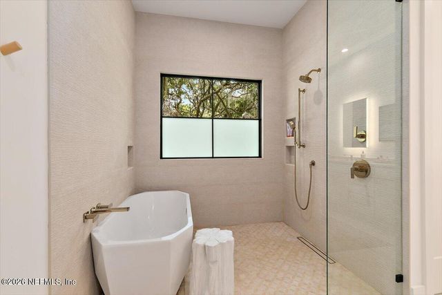 8049 WHISPER LAKE Lane W, Palm Valley, FL 32082