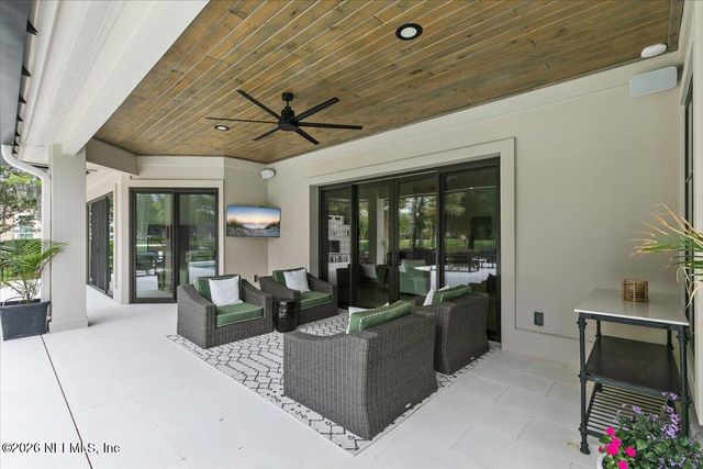 8049 WHISPER LAKE Lane W, Palm Valley, FL 32082