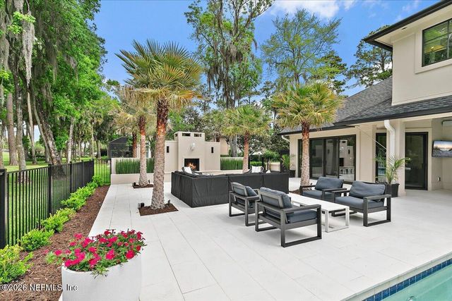 8049 WHISPER LAKE Lane W, Palm Valley, FL 32082