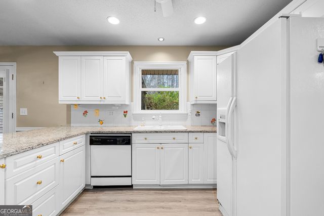 125 Brierwood Court, Fayetteville, GA 30215