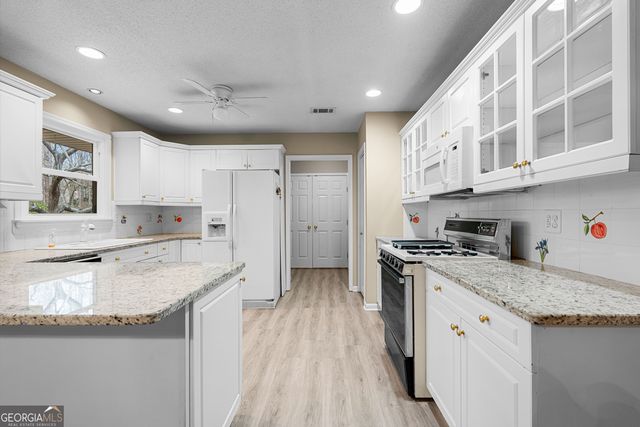 125 Brierwood Court, Fayetteville, GA 30215