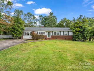 1227 Harris Henrietta Road, Forest City, NC 28043