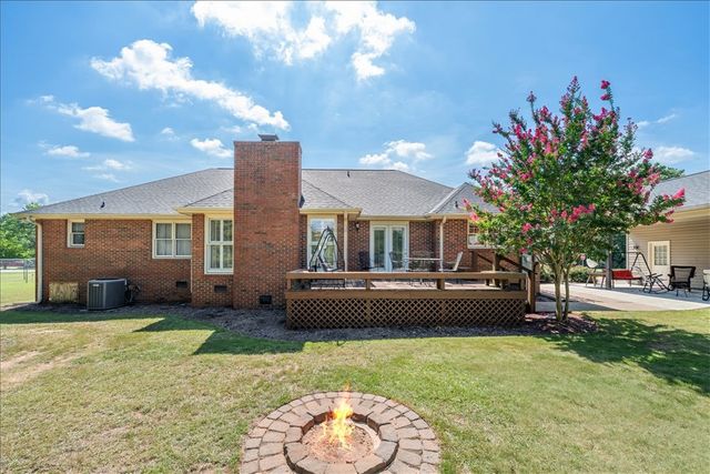 1 Oakridge Court, Anderson, SC 29621
