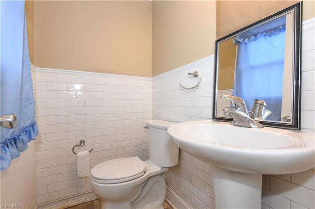 1600 Glenridge Road, Greensboro, NC 27405