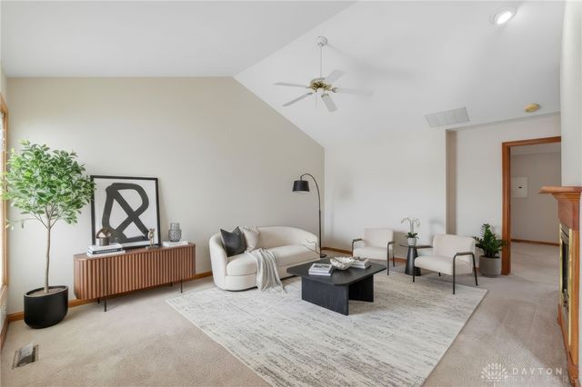 621 Thornburg, Tipp City, OH 45371