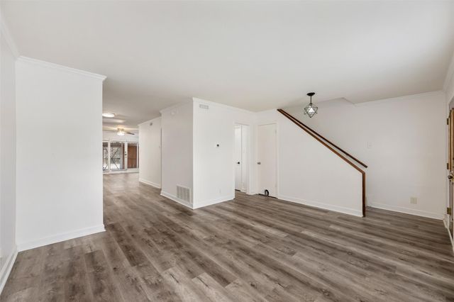 6107 Bullard DR A, Austin, TX 78757