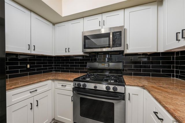 6107 Bullard DR A, Austin, TX 78757