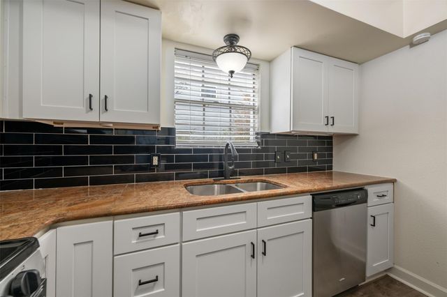 6107 Bullard DR A, Austin, TX 78757