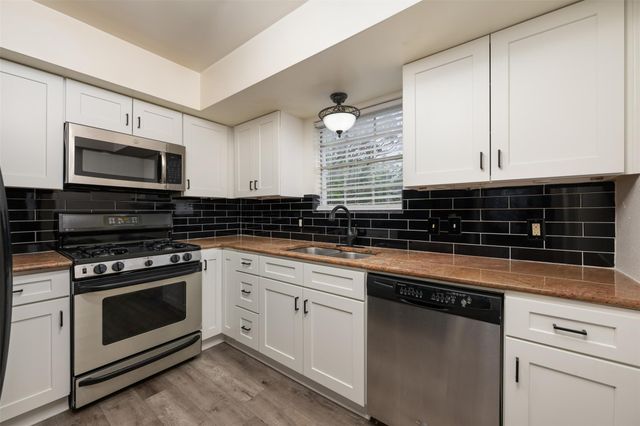 6107 Bullard DR A, Austin, TX 78757