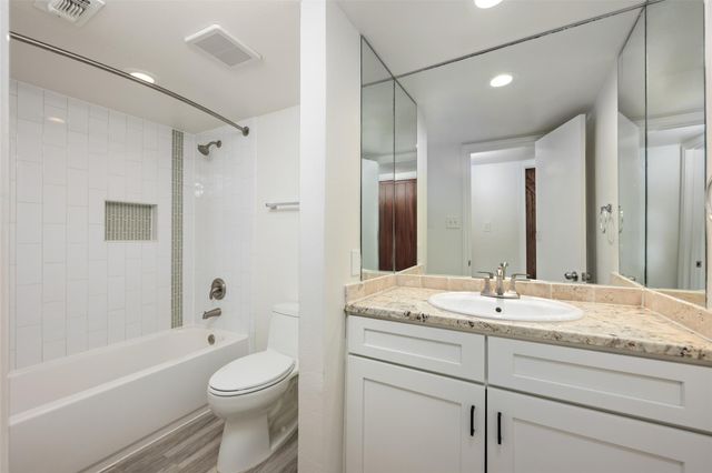 6107 Bullard DR A, Austin, TX 78757