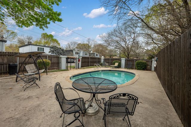 6107 Bullard DR A, Austin, TX 78757