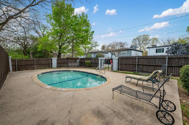 6107 Bullard DR A, Austin, TX 78757