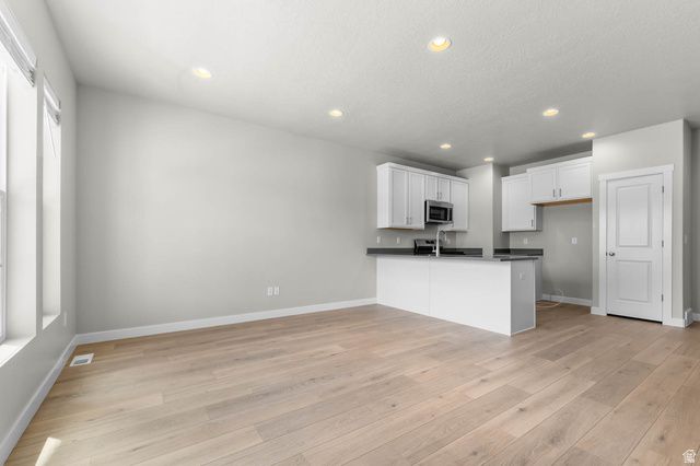 8213 W MADISON PEAK WAY, Magna, UT 84044