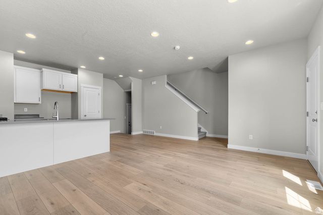 8213 W MADISON PEAK WAY, Magna, UT 84044