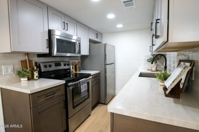 1047 N 84TH Place, Scottsdale, AZ 85257