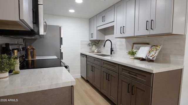 1047 N 84TH Place, Scottsdale, AZ 85257