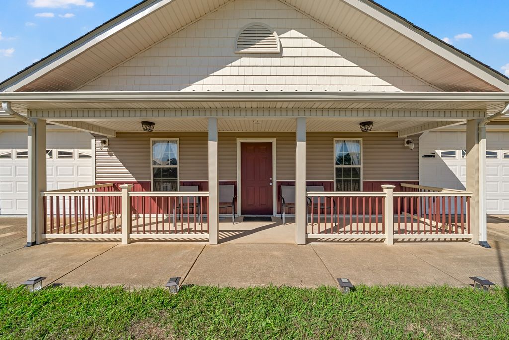 3678 Buckeye Rd, Cumberland City, TN 37050