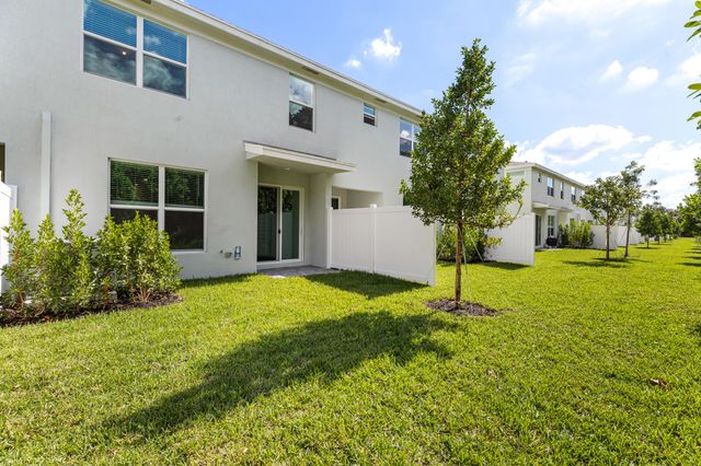 4250 Lagoon Shore Drive, Lake Worth, FL 33467