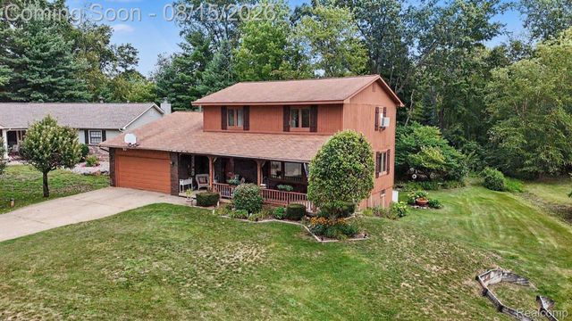 1625 Spruce Court, Commerce Charter Township, MI 48390