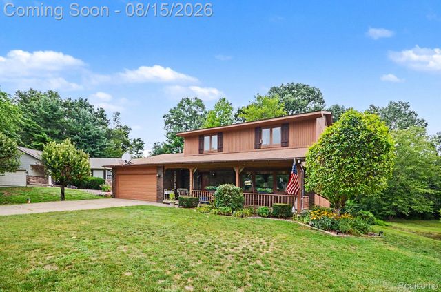 1625 Spruce Court, Commerce Charter Township, MI 48390